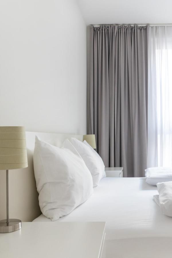 Quiet And Cozy Apartment Next To Mariahilfer Strasse And Naschmarkt With Ac, Minimum 30 Nights Wien Exteriör bild