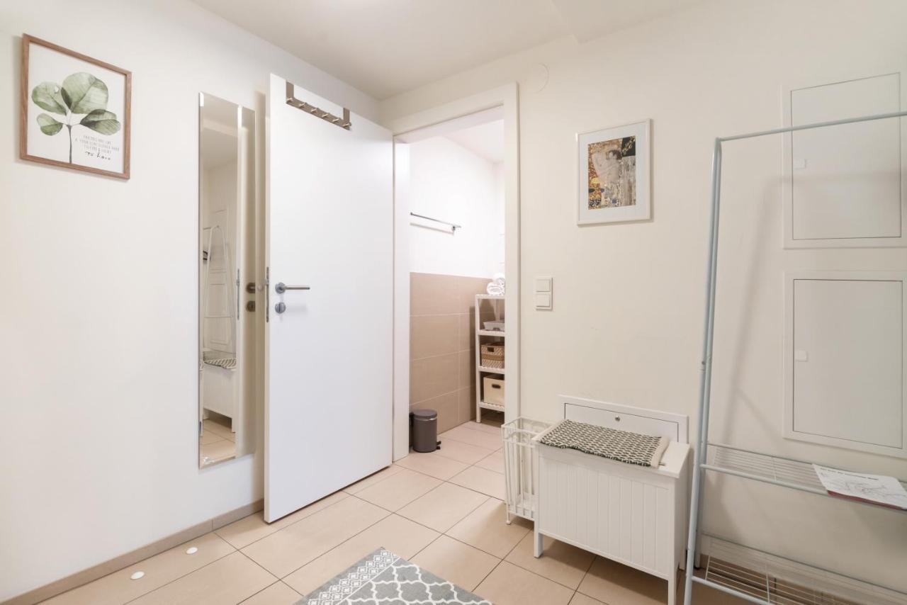 Quiet And Cozy Apartment Next To Mariahilfer Strasse And Naschmarkt With Ac, Minimum 30 Nights Wien Exteriör bild