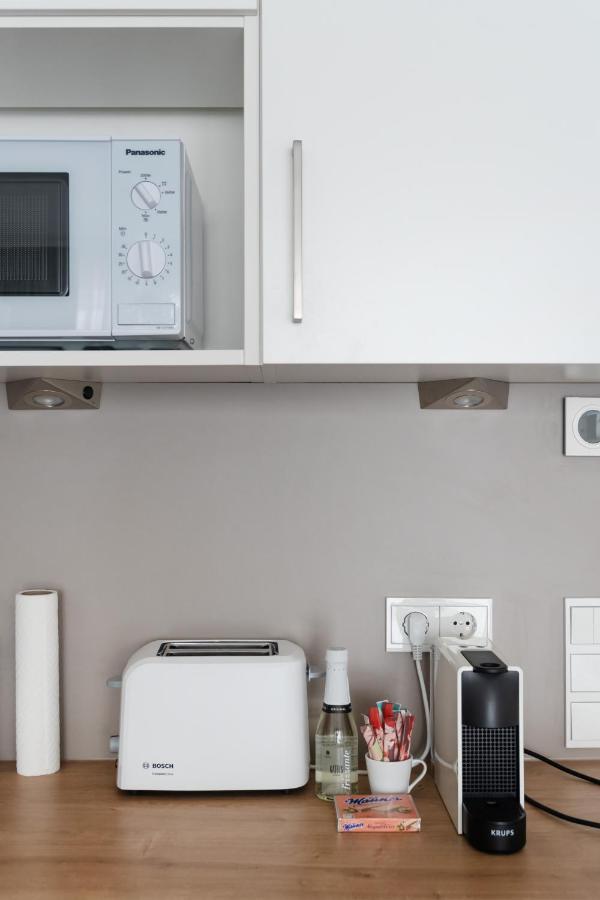 Quiet And Cozy Apartment Next To Mariahilfer Strasse And Naschmarkt With Ac, Minimum 30 Nights Wien Exteriör bild