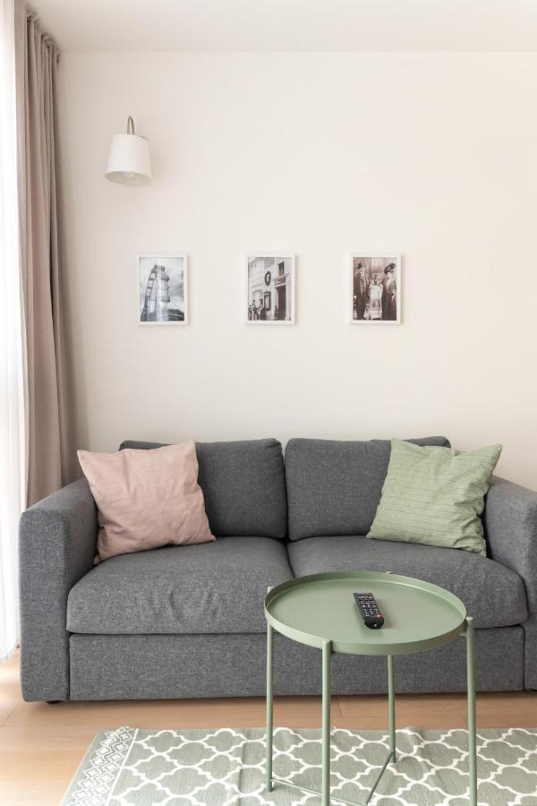 Quiet And Cozy Apartment Next To Mariahilfer Strasse And Naschmarkt With Ac, Minimum 30 Nights Wien Exteriör bild
