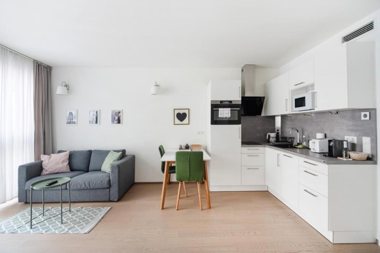 Quiet And Cozy Apartment Next To Mariahilfer Strasse And Naschmarkt With Ac, Minimum 30 Nights Wien Exteriör bild