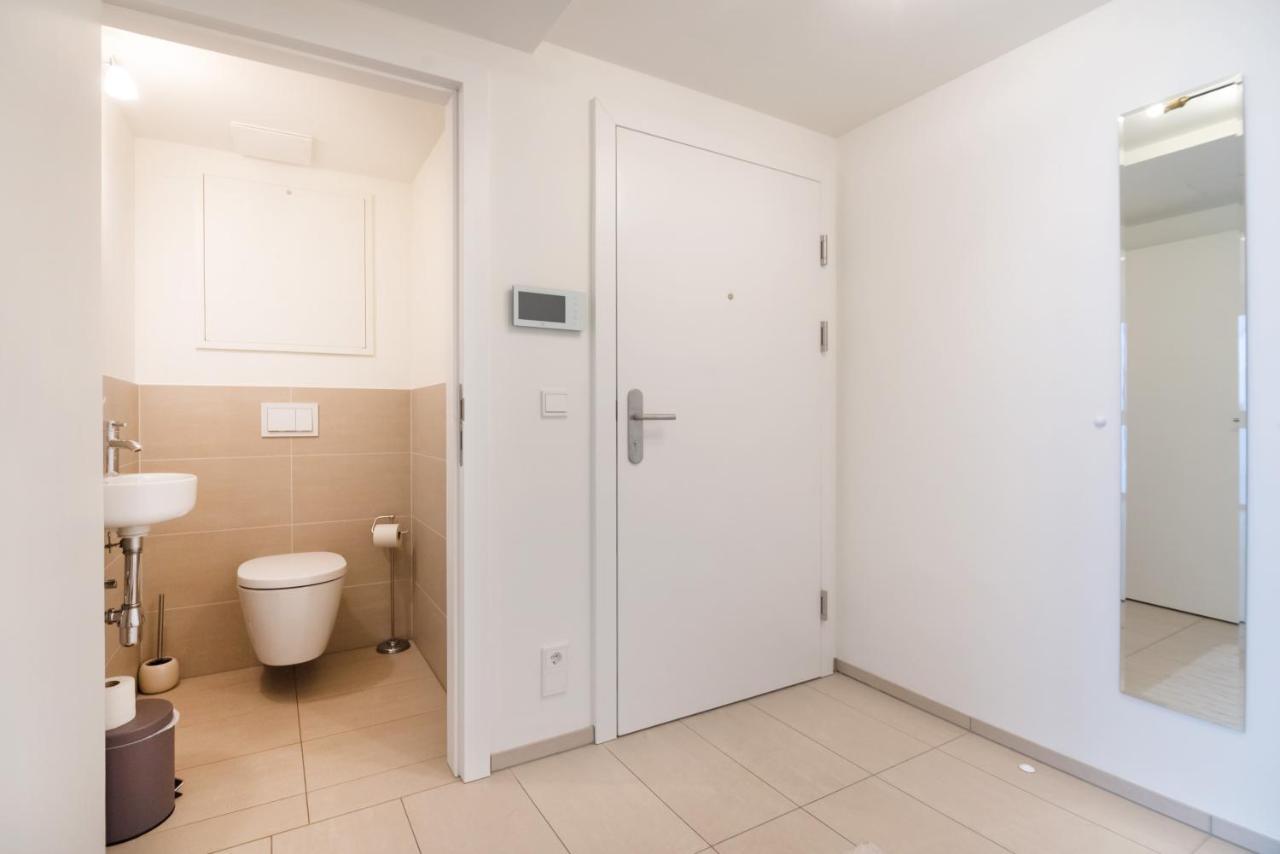 Quiet And Cozy Apartment Next To Mariahilfer Strasse And Naschmarkt With Ac, Minimum 30 Nights Wien Exteriör bild