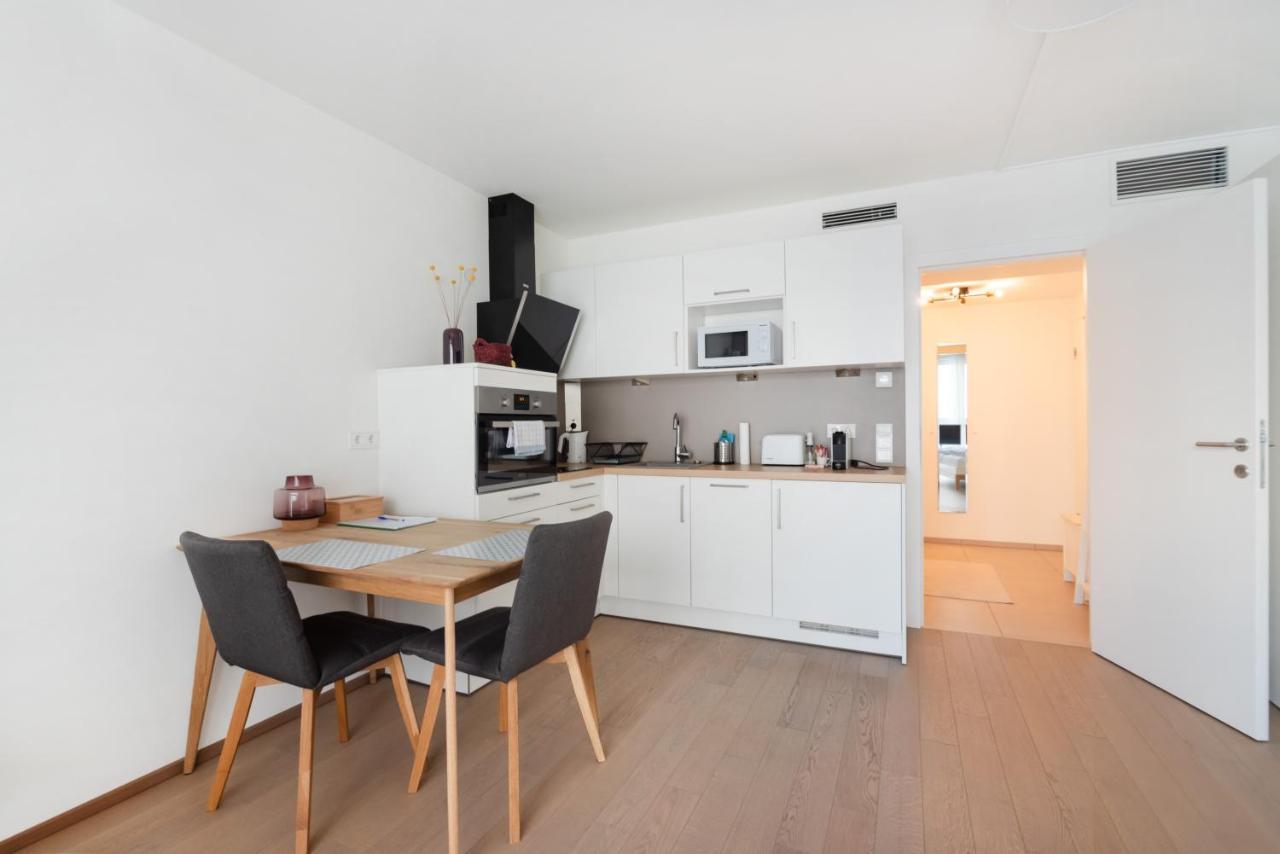 Quiet And Cozy Apartment Next To Mariahilfer Strasse And Naschmarkt With Ac, Minimum 30 Nights Wien Exteriör bild