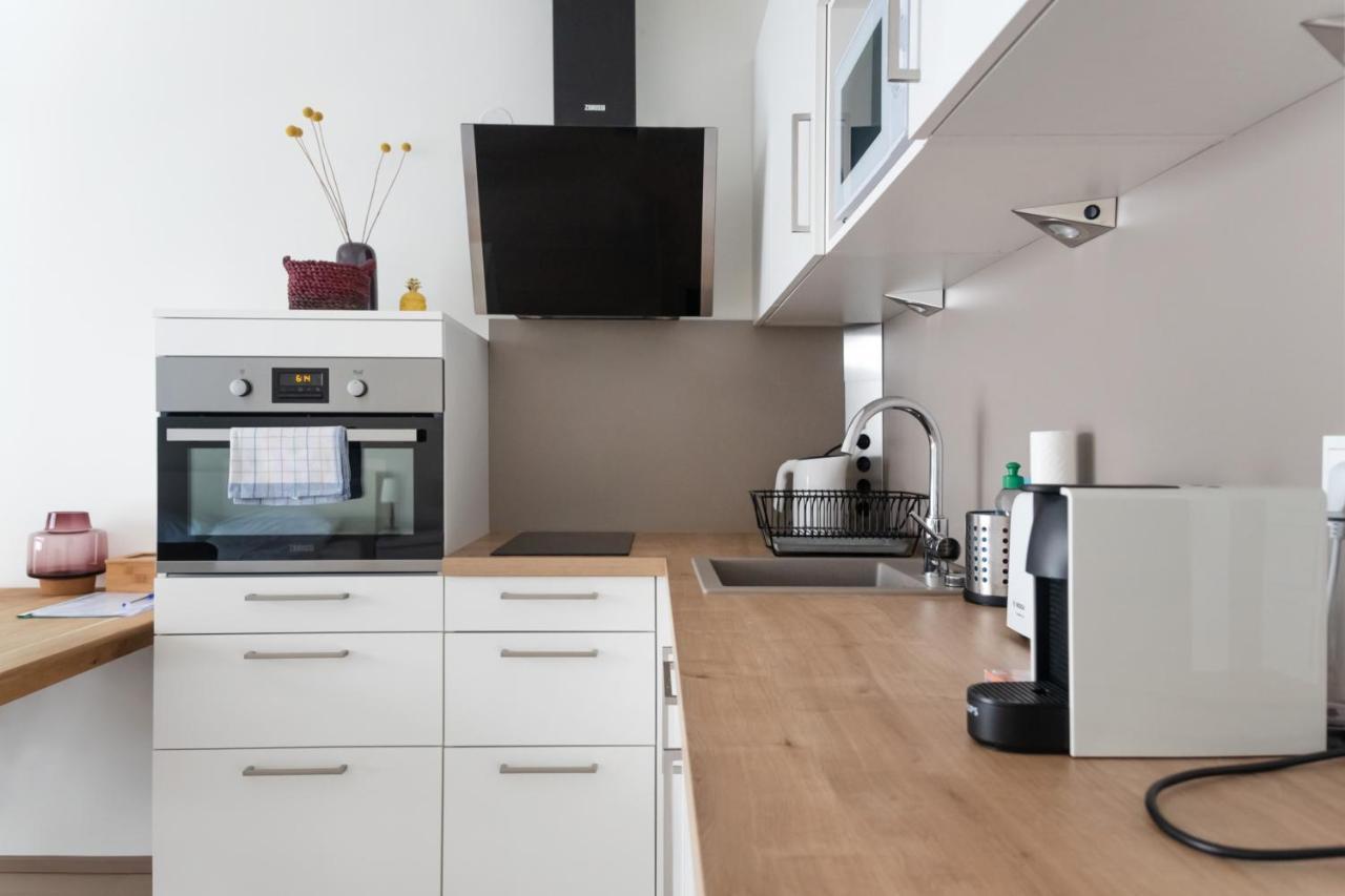 Quiet And Cozy Apartment Next To Mariahilfer Strasse And Naschmarkt With Ac, Minimum 30 Nights Wien Exteriör bild