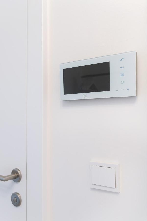 Quiet And Cozy Apartment Next To Mariahilfer Strasse And Naschmarkt With Ac, Minimum 30 Nights Wien Exteriör bild