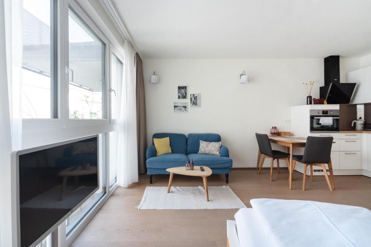 Quiet And Cozy Apartment Next To Mariahilfer Strasse And Naschmarkt With Ac, Minimum 30 Nights Wien Exteriör bild